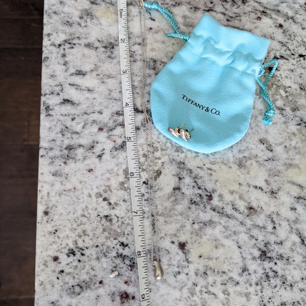 Tear drop necklace & earrings